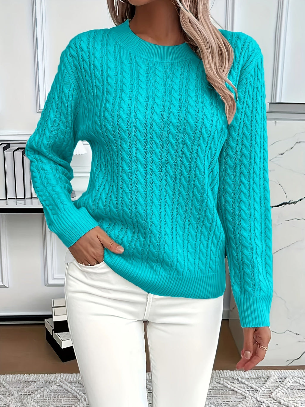 Pull classique pour femme en maille torsadée, à col montant