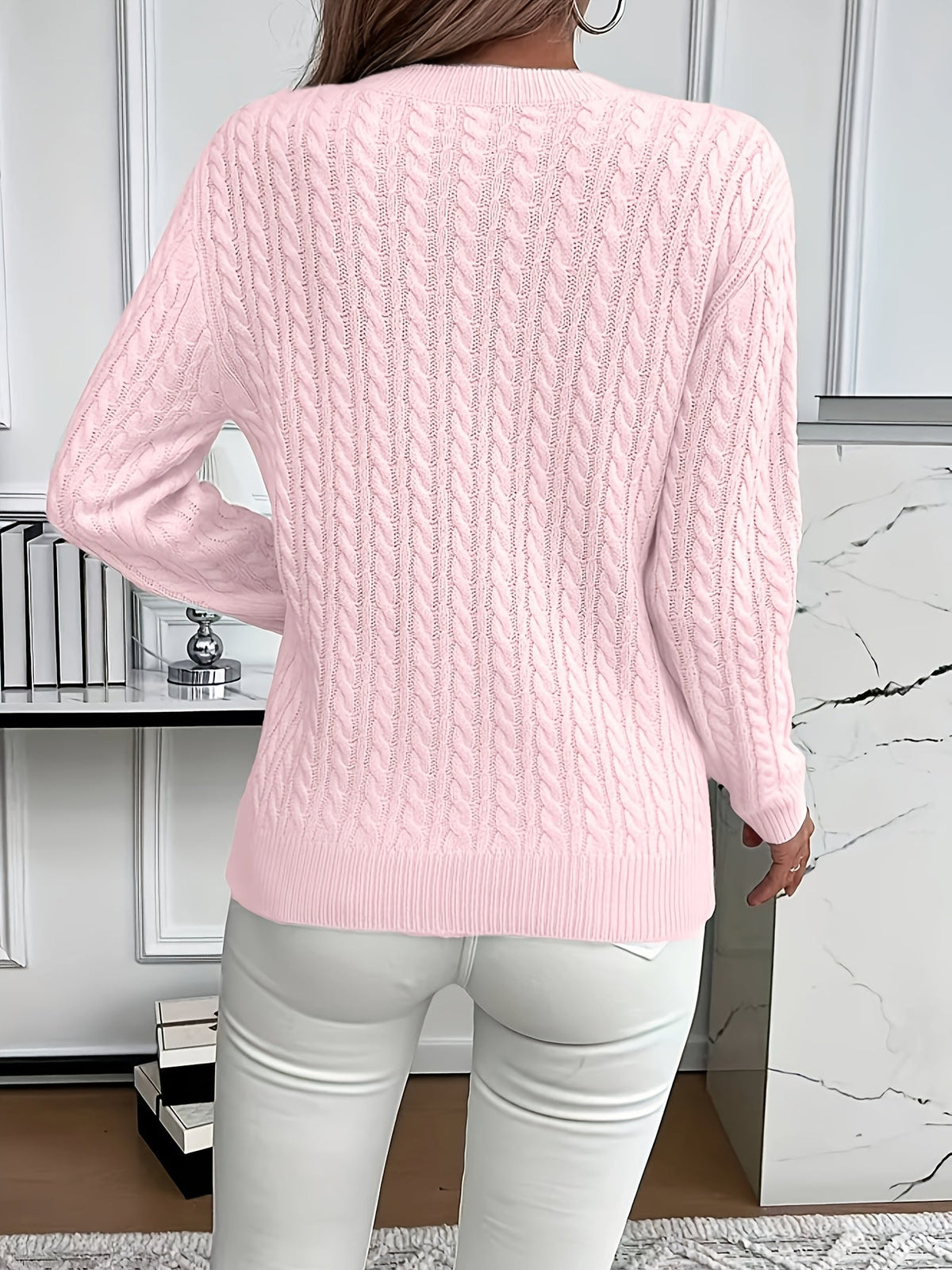 Pull classique pour femme en maille torsadée, à col montant