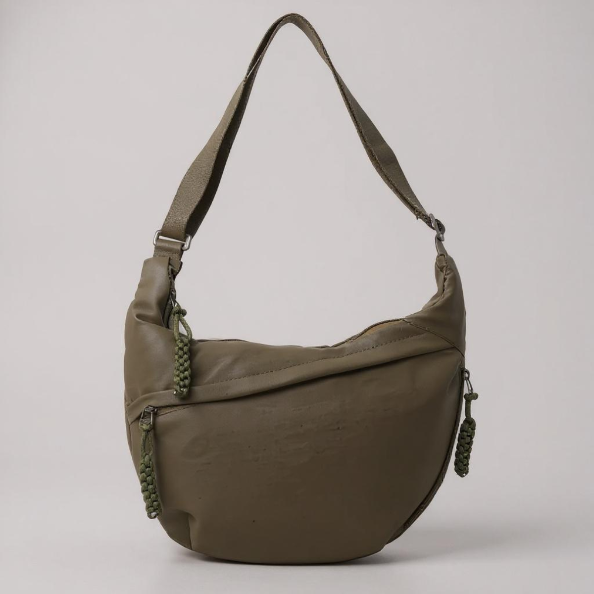 Sac bandoulière demi-lune sportif pour femme