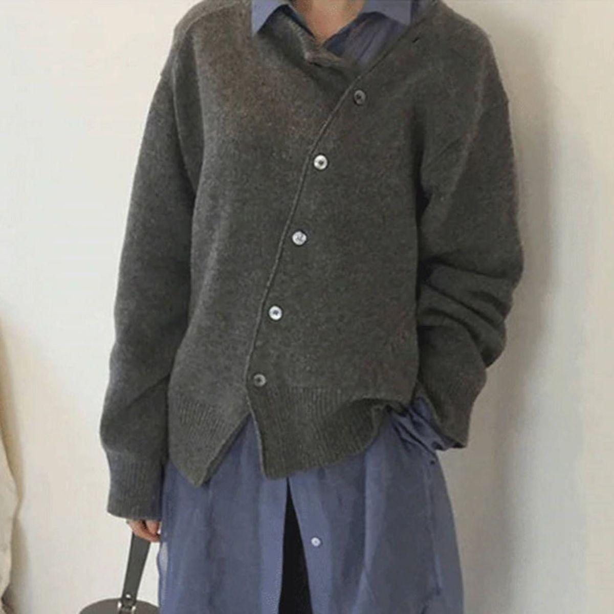 Women's oversized knit cardigan with asymmetric button front and long sleeves