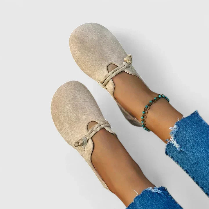 Women's cut-out loafers with rope strap, rounded toe and flat sole