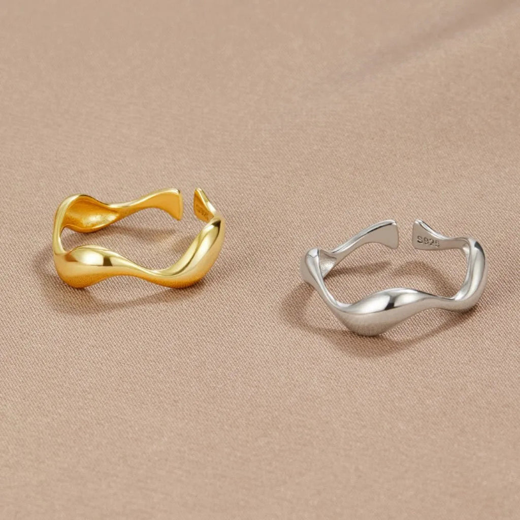 Bague ouverte sculpturale en forme de vague torsadée