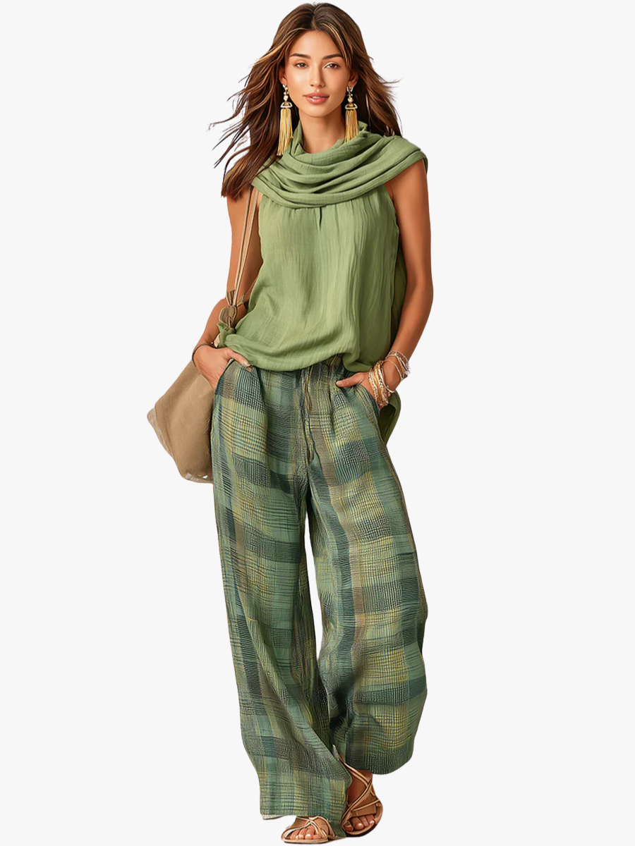 Ensemble composé d’un haut sans manches à col drapé et d’un pantalon à jambes larges à carreaux