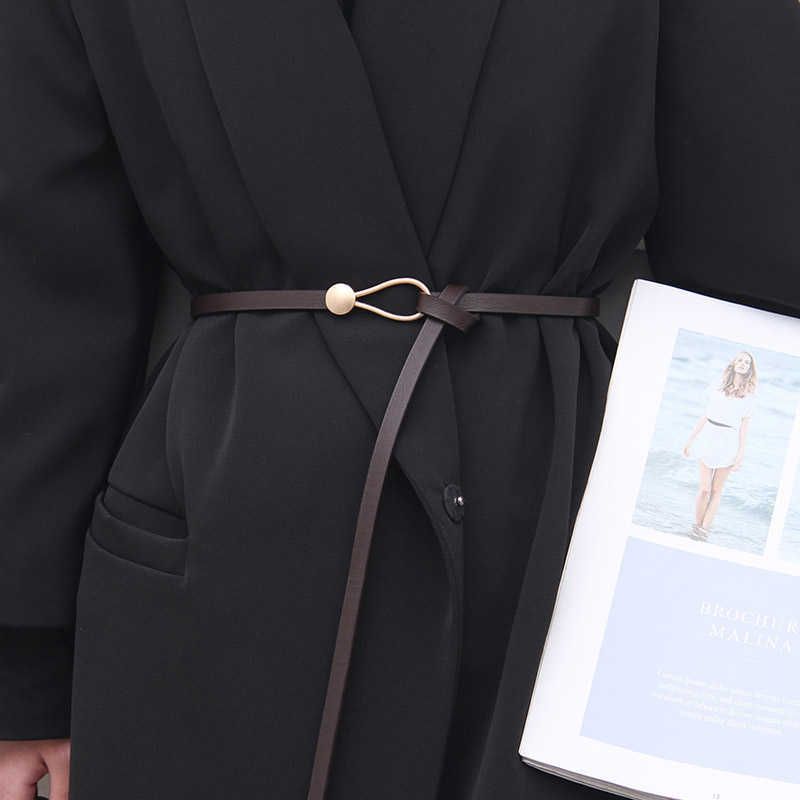 Ceinture fine pour femme avec fermeture à bouton et brandebourg