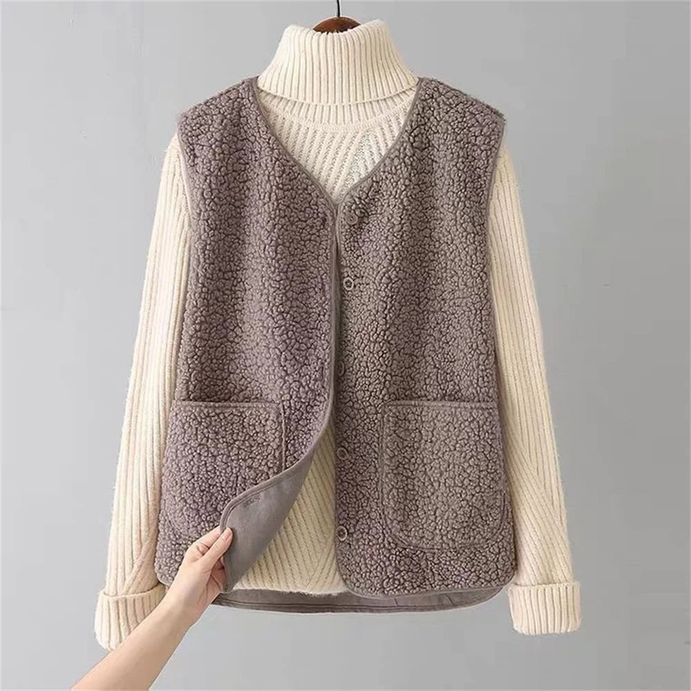 Gilet boutonné en fausse peau de mouton pour femme