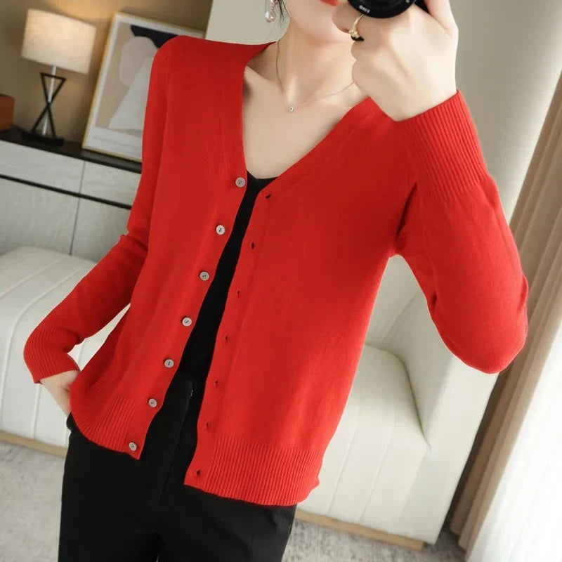 Women's V-neck button cardigan with long sleeves and ribbed trims