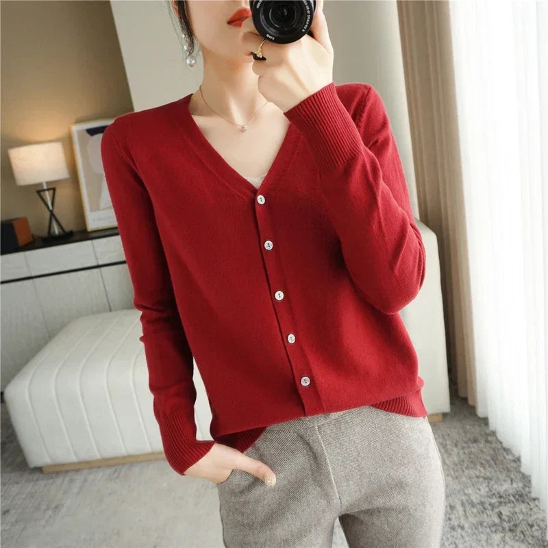 Women's V-neck button cardigan with long sleeves and ribbed trims