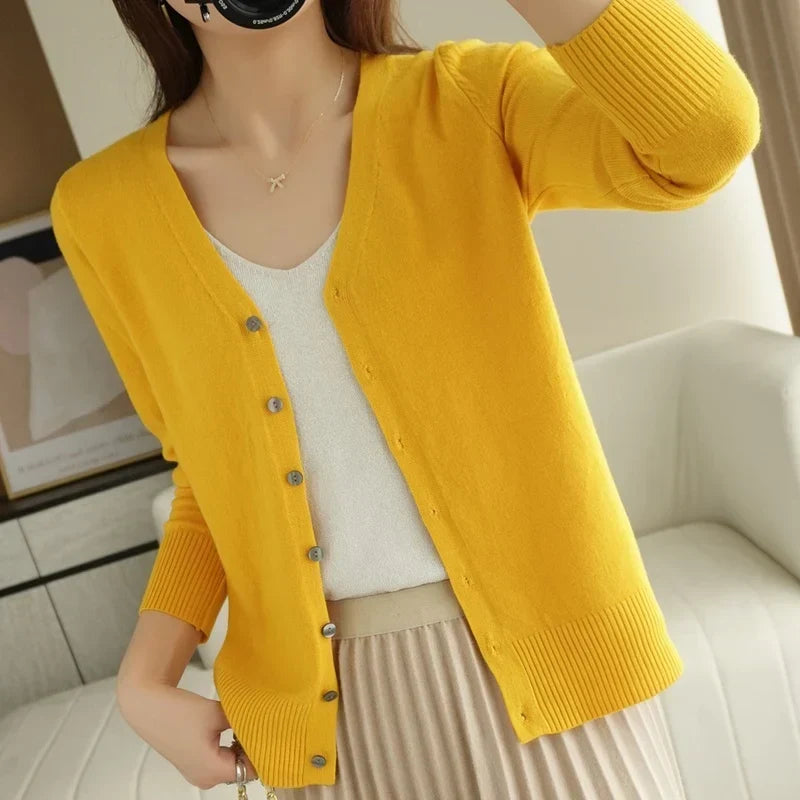 Women's V-neck button cardigan with long sleeves and ribbed trims