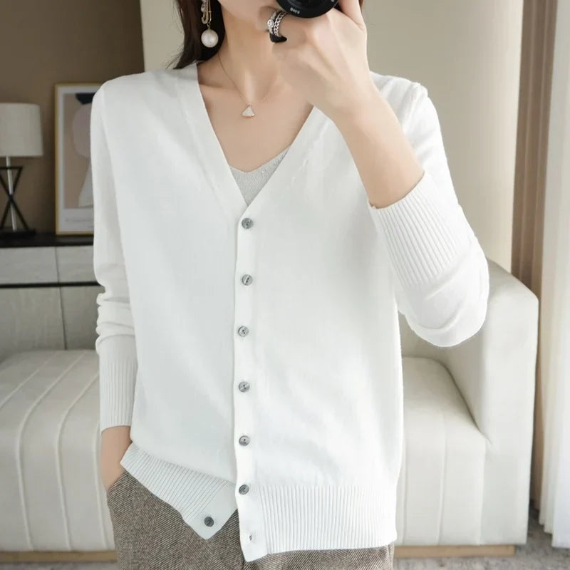 Women's V-neck button cardigan with long sleeves and ribbed trims