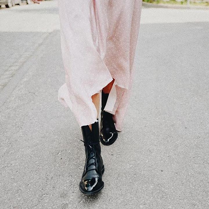 Women's knee-high lace-up boots with panelled toe caps