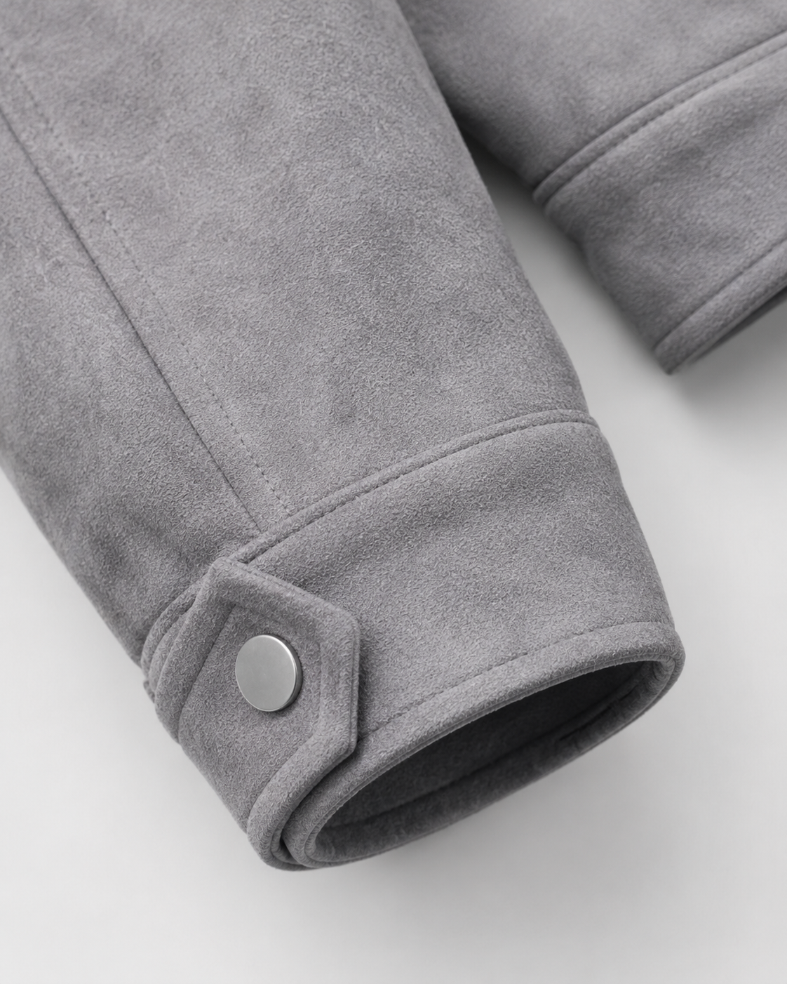 Men's textured collared zip jacket with flap pockets and long sleeves