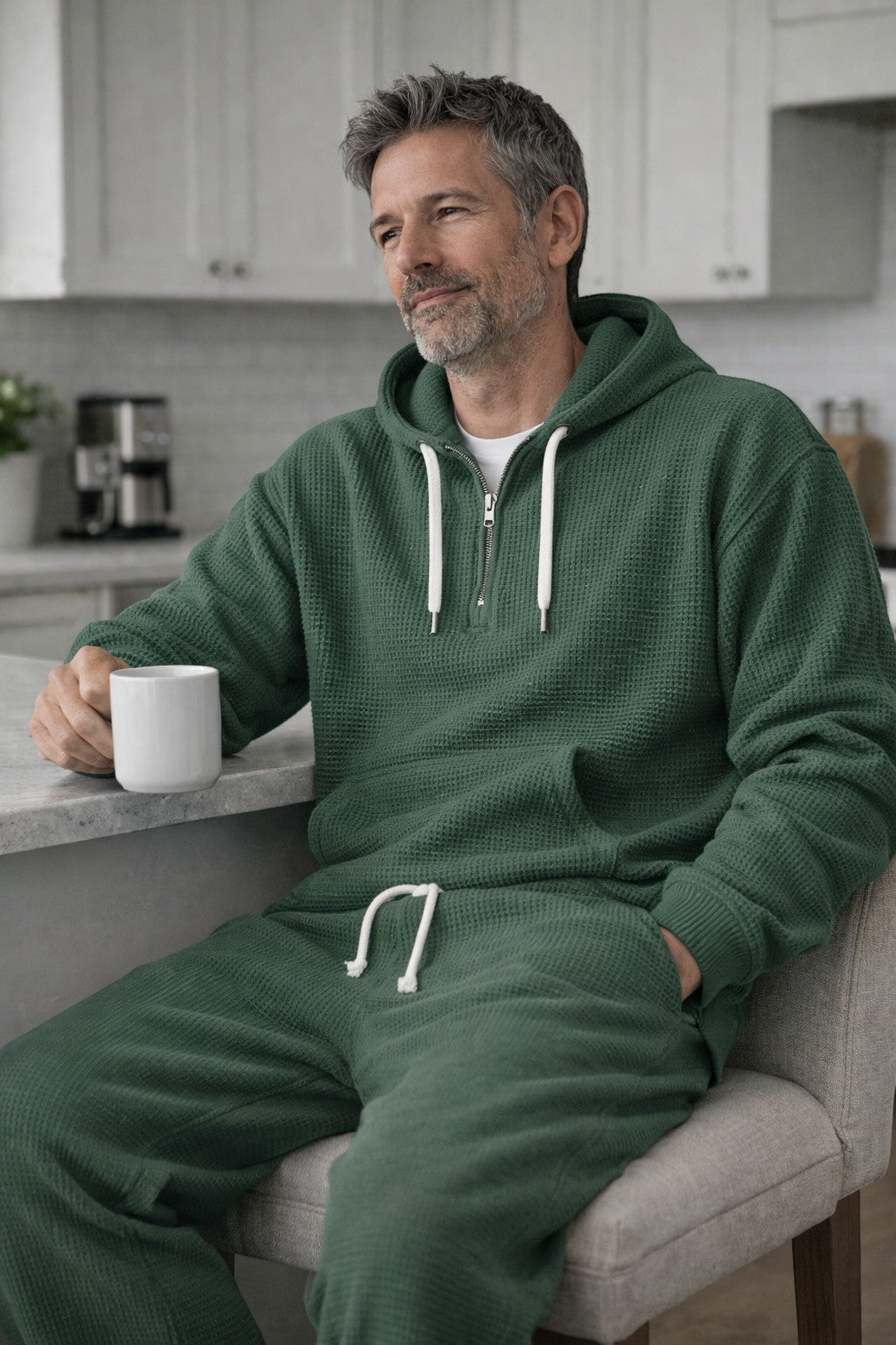 Ensemble pour homme, composé d’un sweat à capuche en maille gaufrée à demi-zip et d’un pantalon de jogging