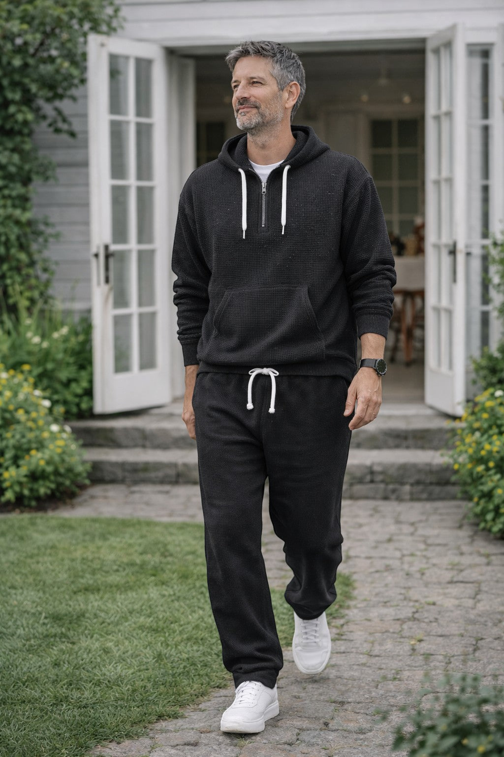 Ensemble pour homme, composé d’un sweat à capuche en maille gaufrée à demi-zip et d’un pantalon de jogging