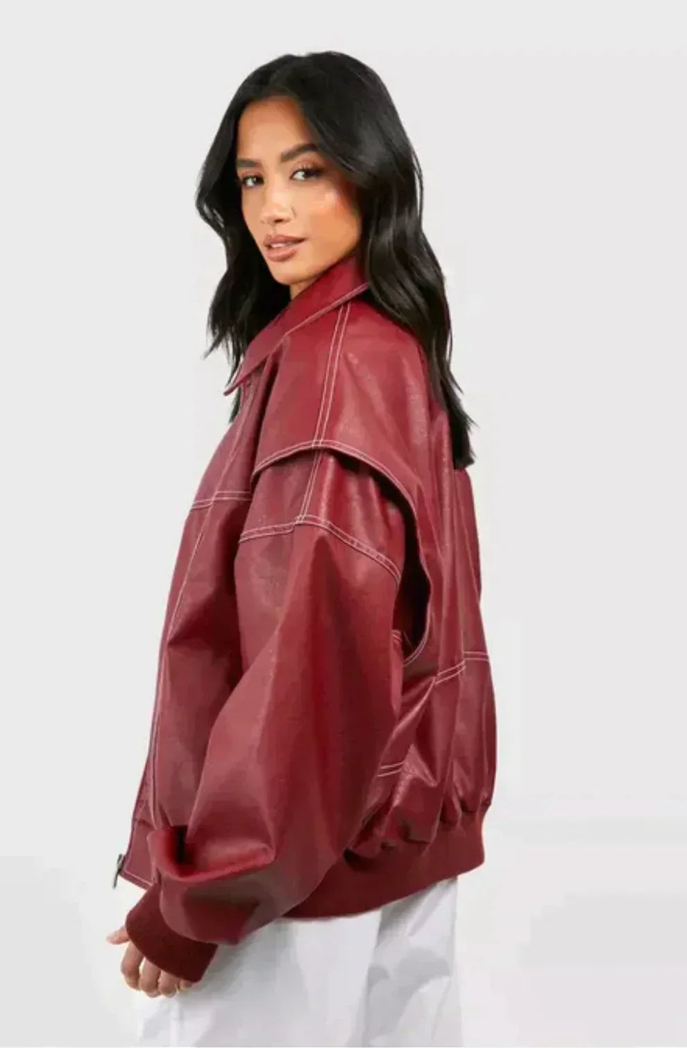 Veste oversize pour femme en cuir vegan à surpiqûres contrastées