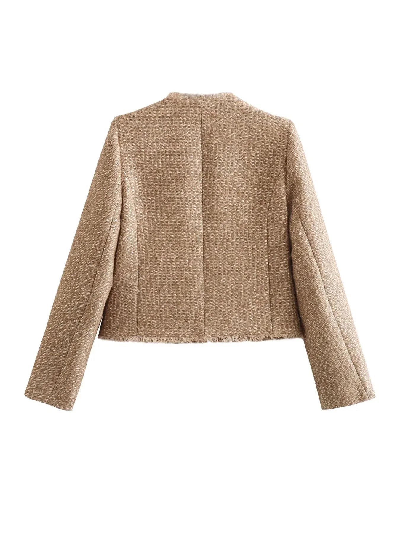 Veste en tweed pour femme à bords effilochés et boutons décoratifs audacieux