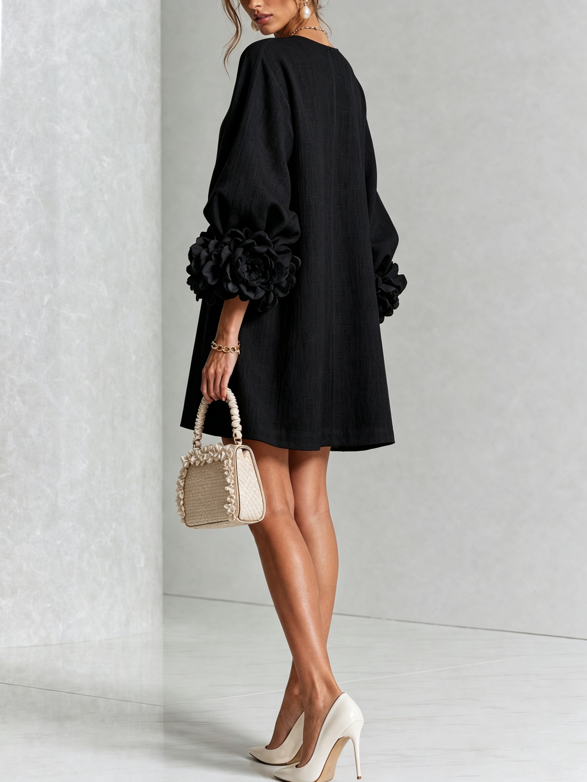 Robe courte droite pour femme à manches ballon et poignets ornés de rosettes