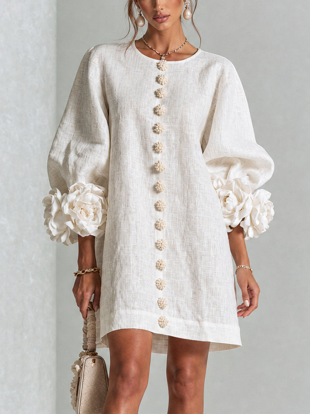 Robe courte droite pour femme à manches ballon et poignets ornés de rosettes