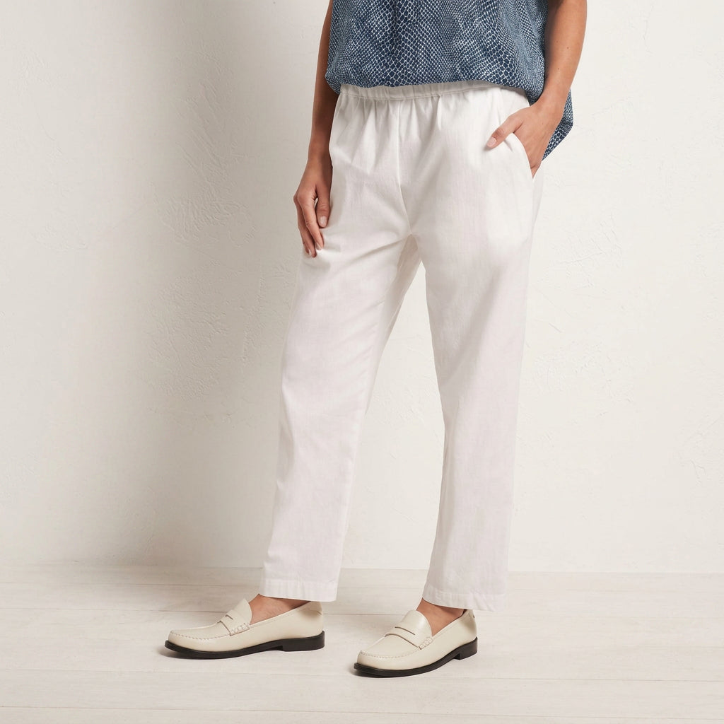 Women’s Cropped Linen Pants – Elastic Waist Tapered Leg Style