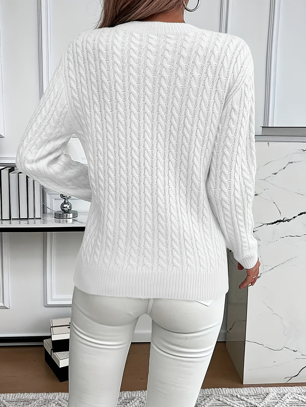Pull classique pour femme en maille torsadée, à col montant