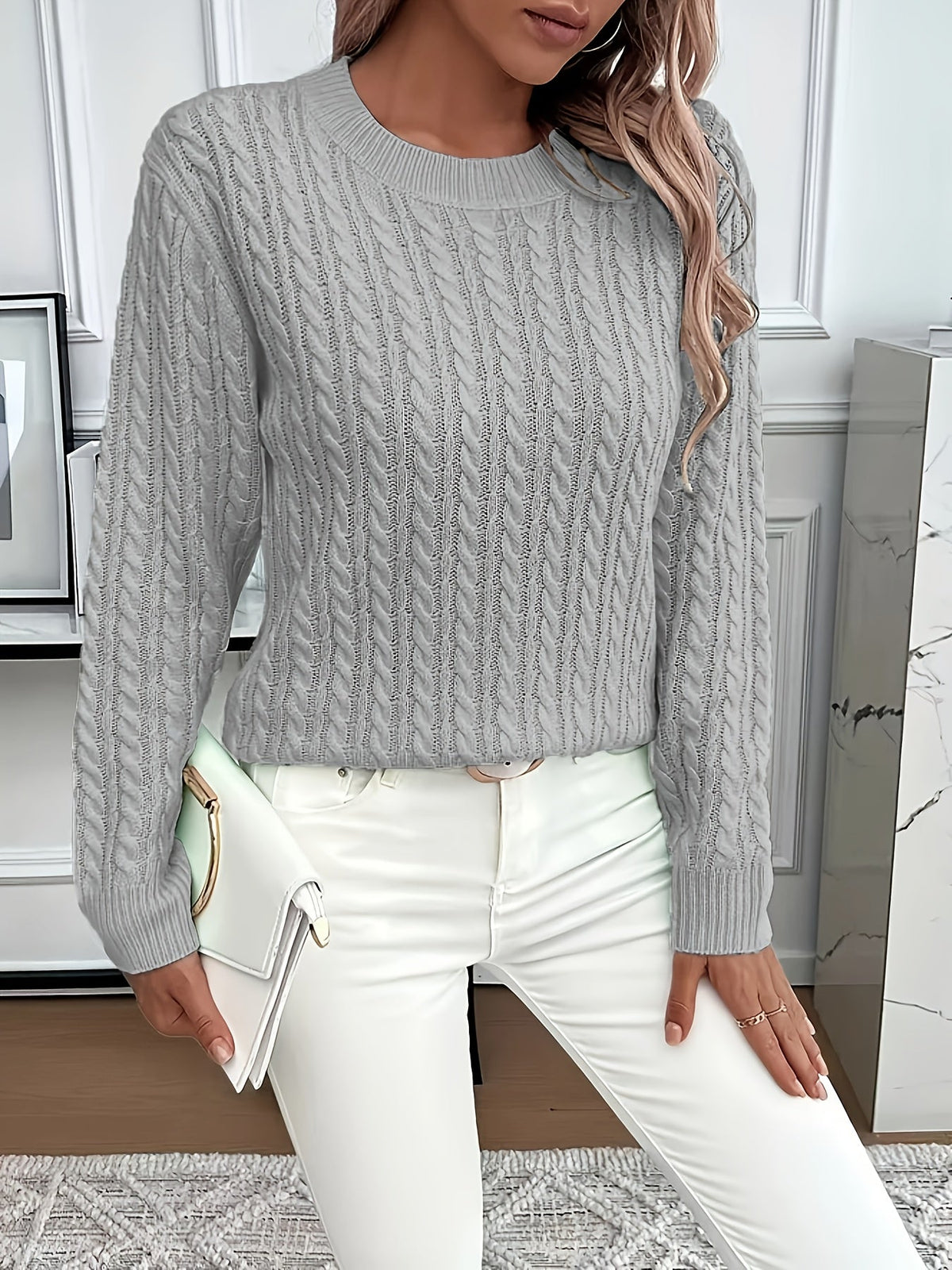 Pull classique pour femme en maille torsadée, à col montant