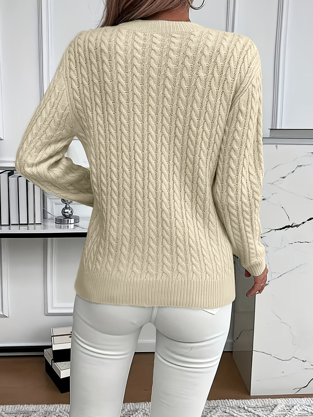 Pull classique pour femme en maille torsadée, à col montant