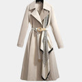 Trench-coat midi femme ceinturé avec détail foulard