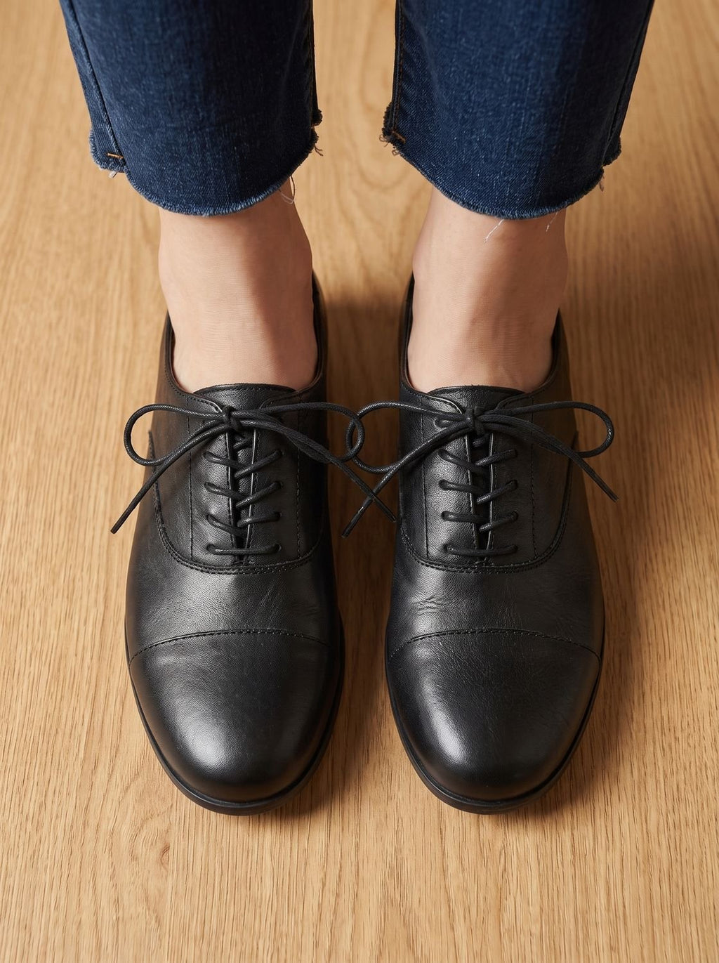 Women's brown cap toe lace-up Oxford shoes with low heels