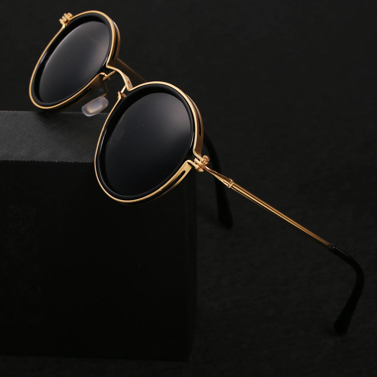 Women's Round Vintage Metal Frame Sunglasses
