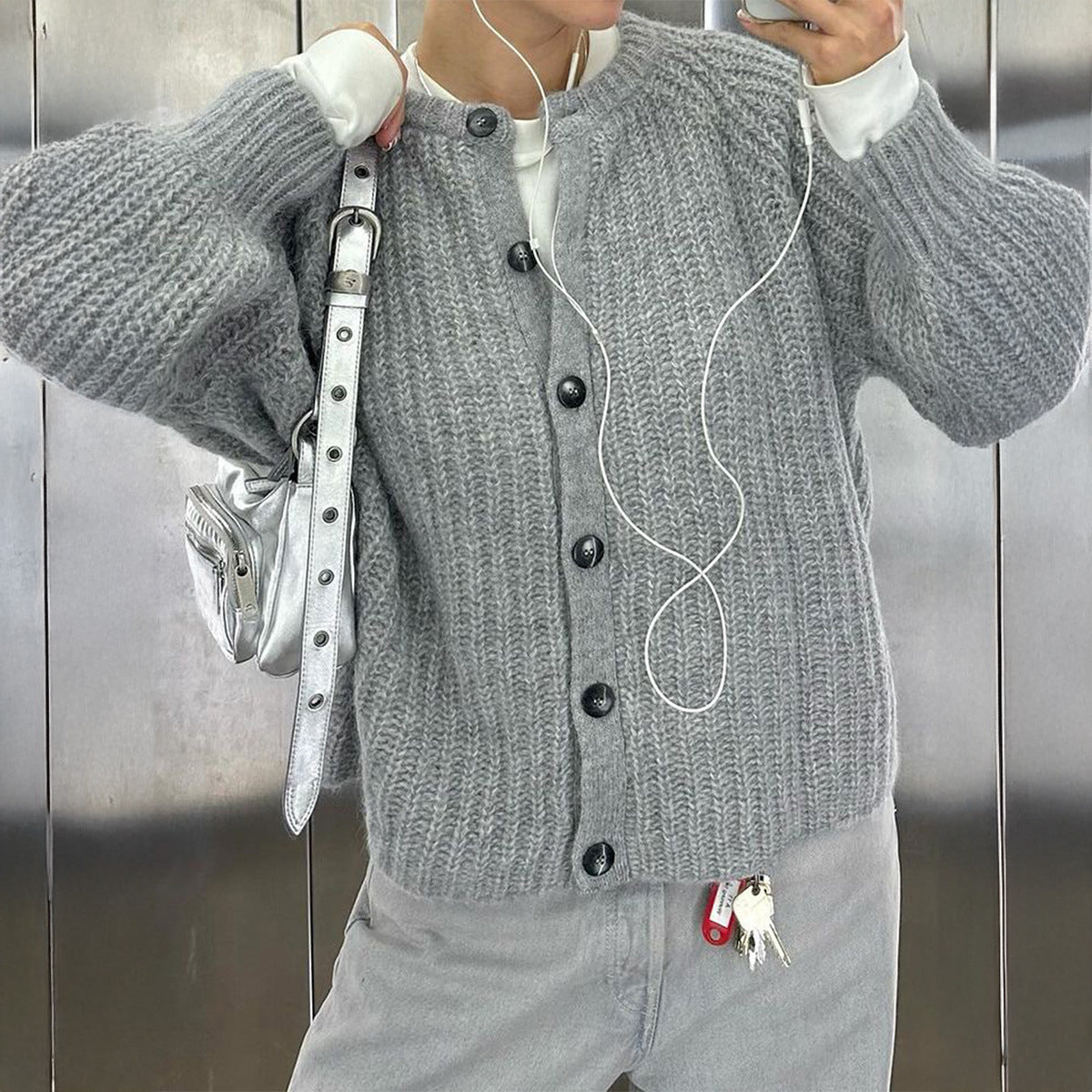 Women's Cropped Chunky Knit Button Cardigan