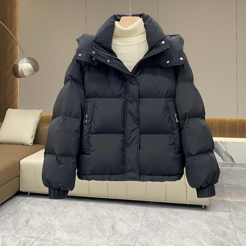 Women's cropped quilted puffer jacket with hood, long sleeves and zip front