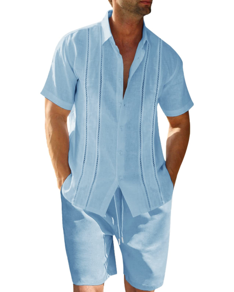 Ensemble deux pièces en lin composé d’une chemise à manches courtes et d’un short