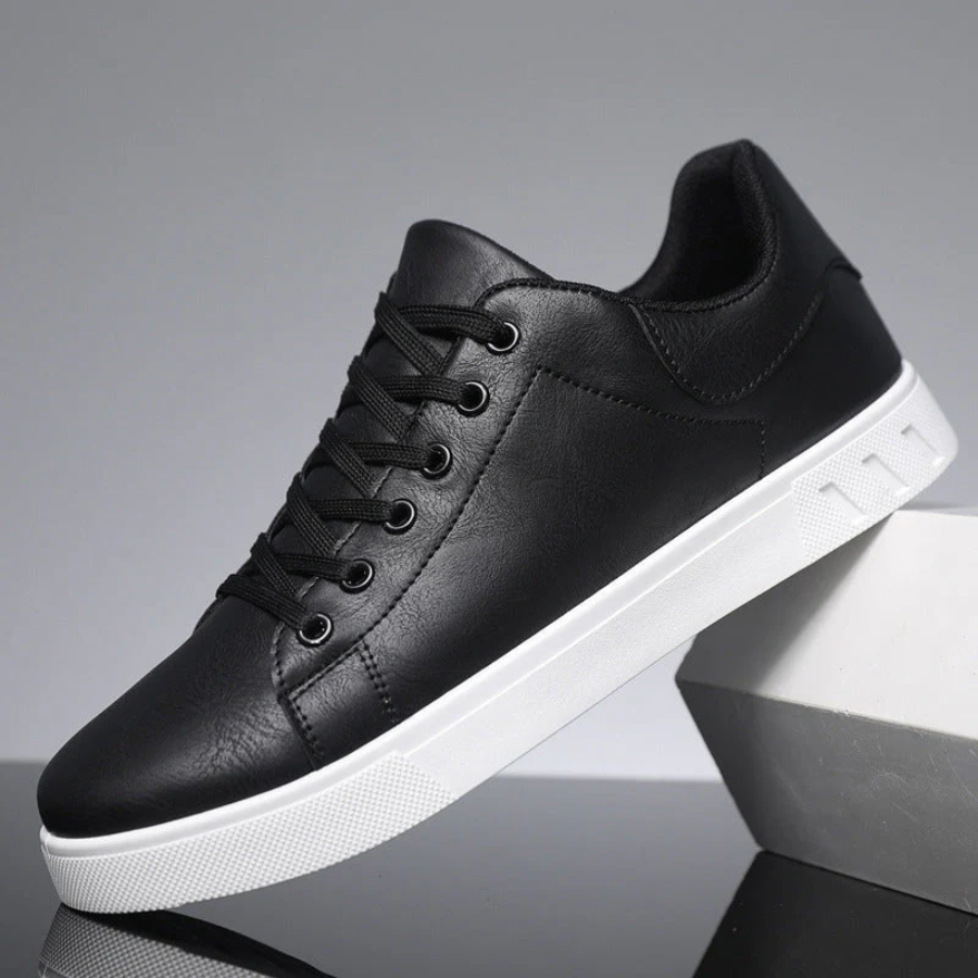 Baskets basses effet cuir avec semelle blanche