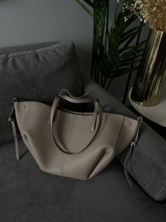 Women's Vintage Style Structured Tote Bag