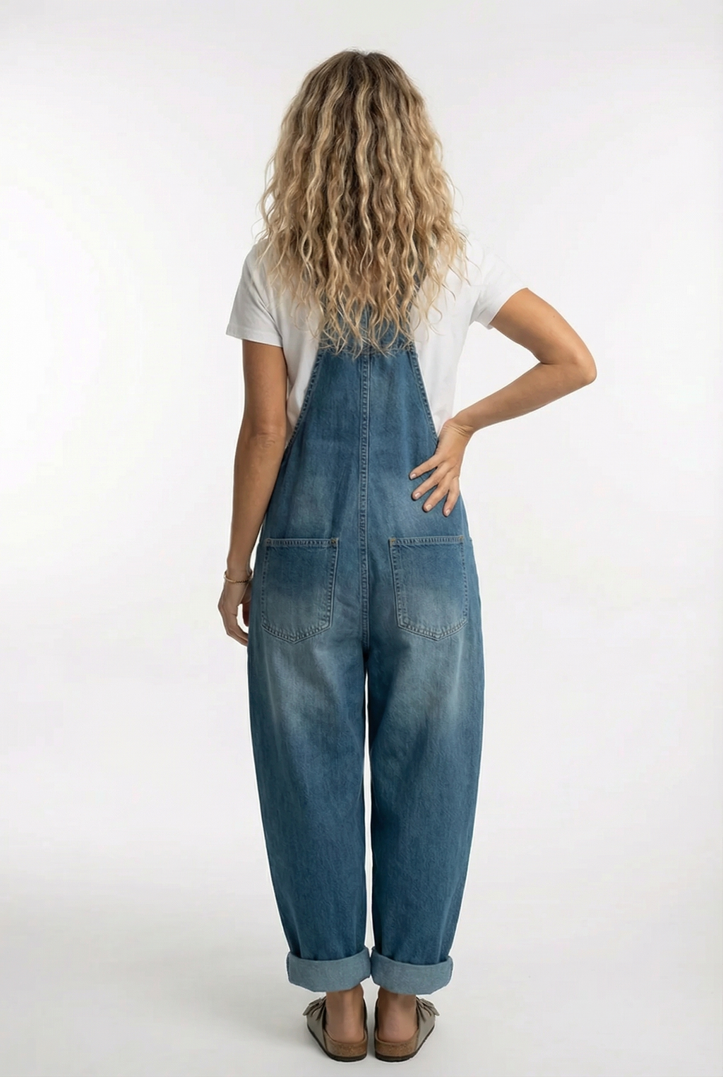 Salopette en denim pour femme, boutonnée sur le devant, avec poches
