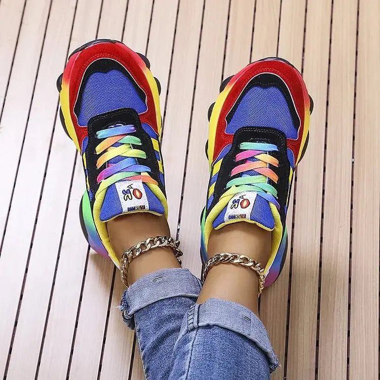 Baskets pour femmes à semelle épaisse et à empiècements multicolores arc-en-ciel