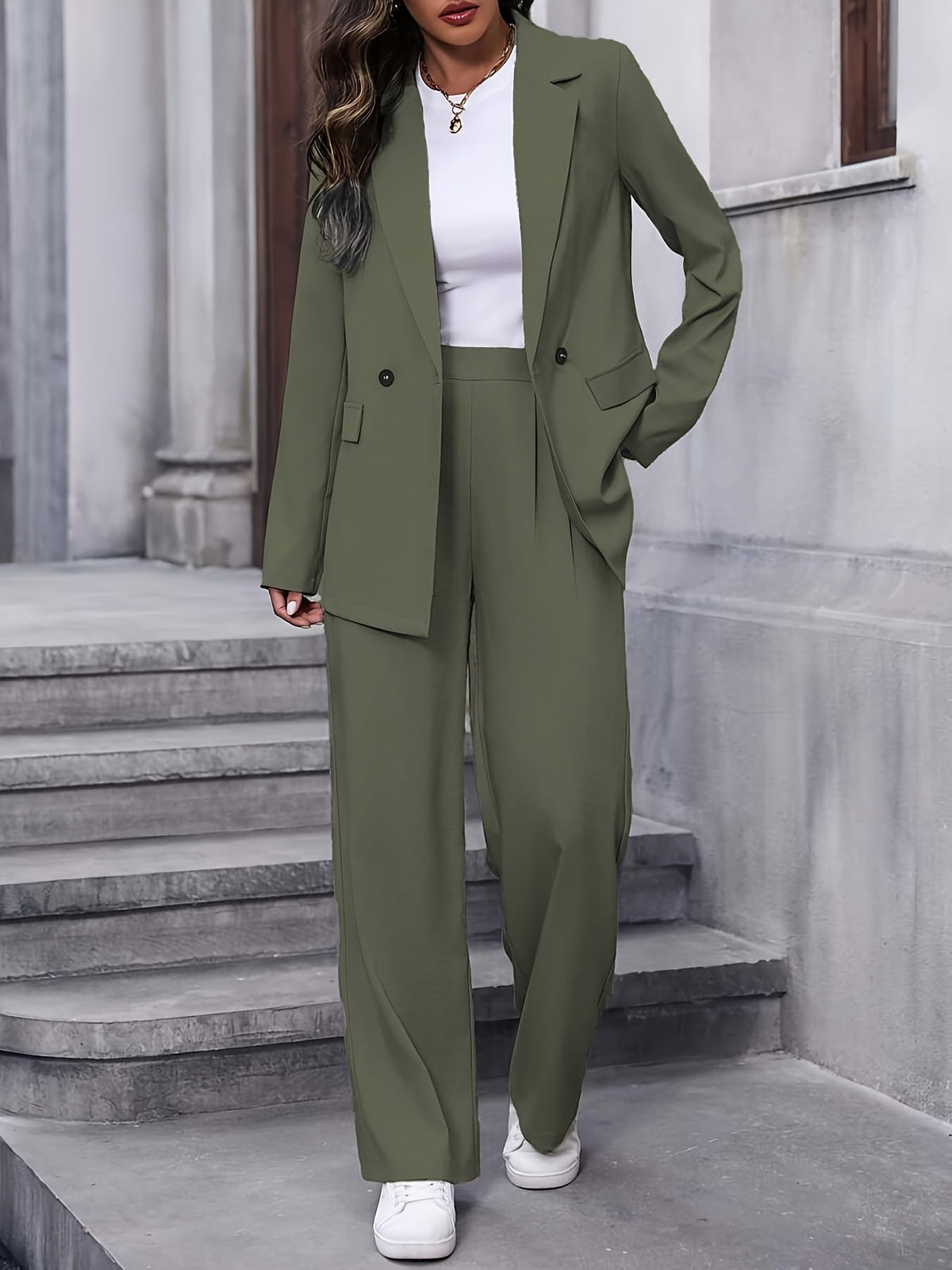Ensemble tailleur pour femme avec blazer oversize et pantalon droit à jambes larges