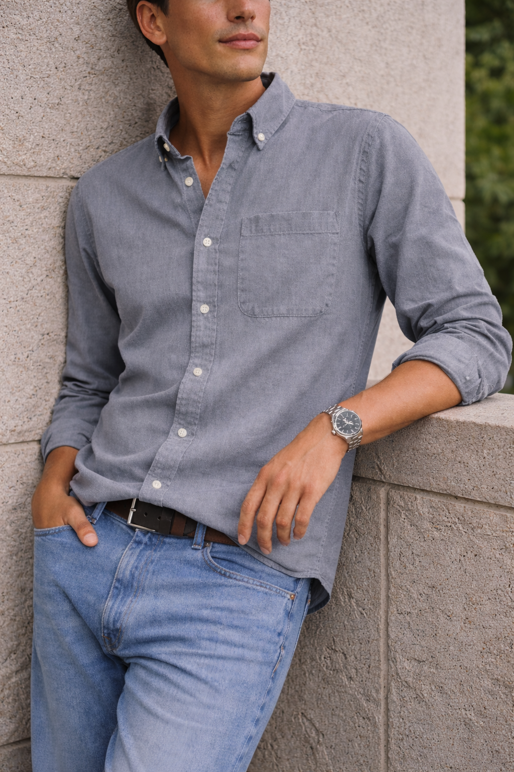 Chemise en coton à manches longues avec col boutonné