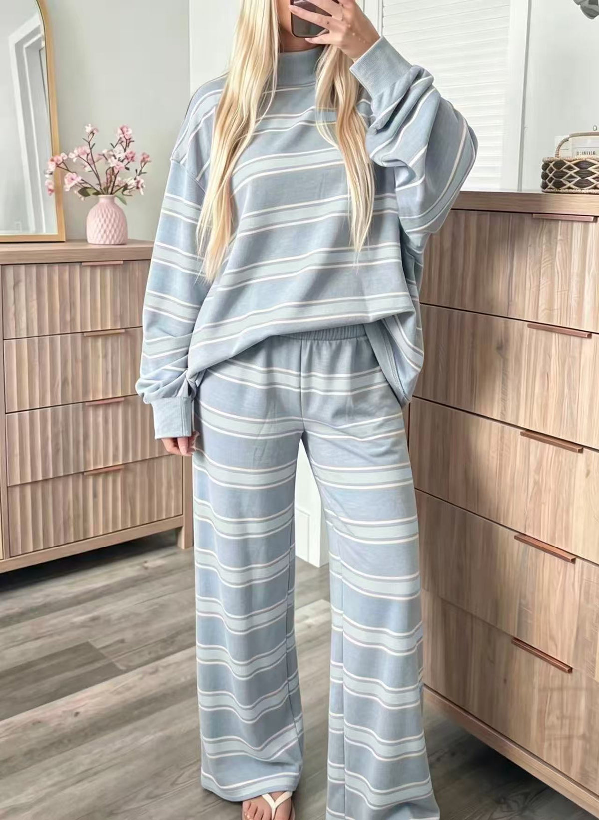 Women's striped oversized sweatshirt and wide-leg trouser set