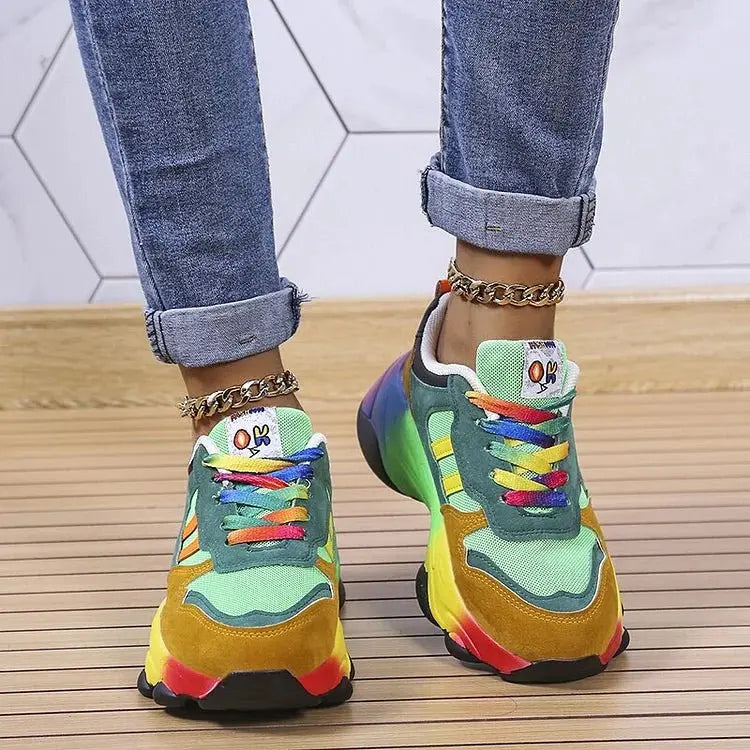 Baskets pour femmes à semelle épaisse et à empiècements multicolores arc-en-ciel