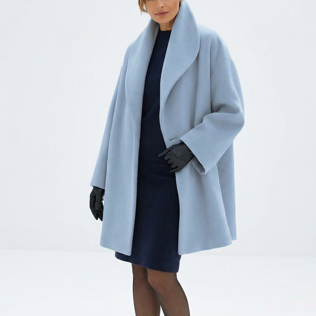 Women's open front coat with wide lapels and long sleeves