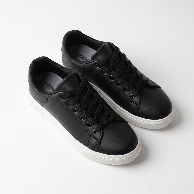 Men’s Low Cut Lace Up Sneakers