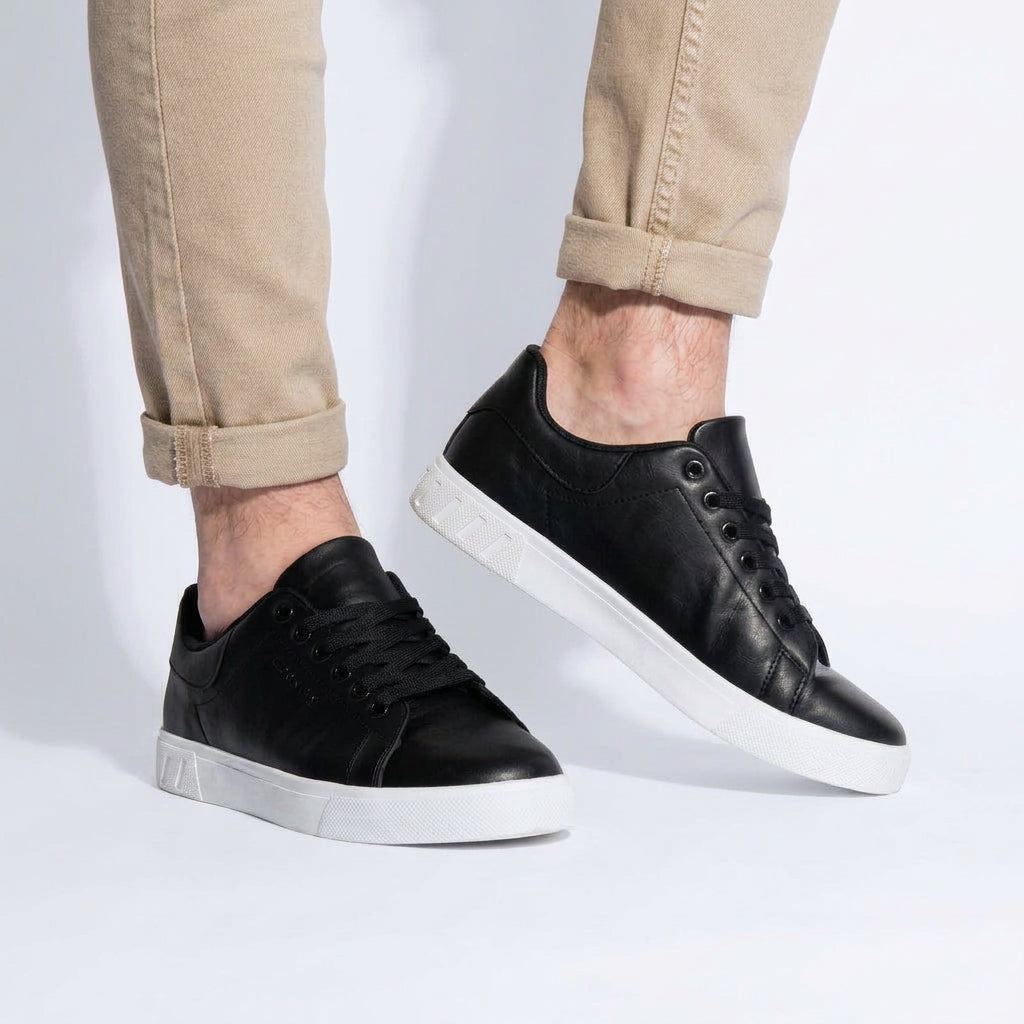 Men’s Low Cut Lace Up Sneakers