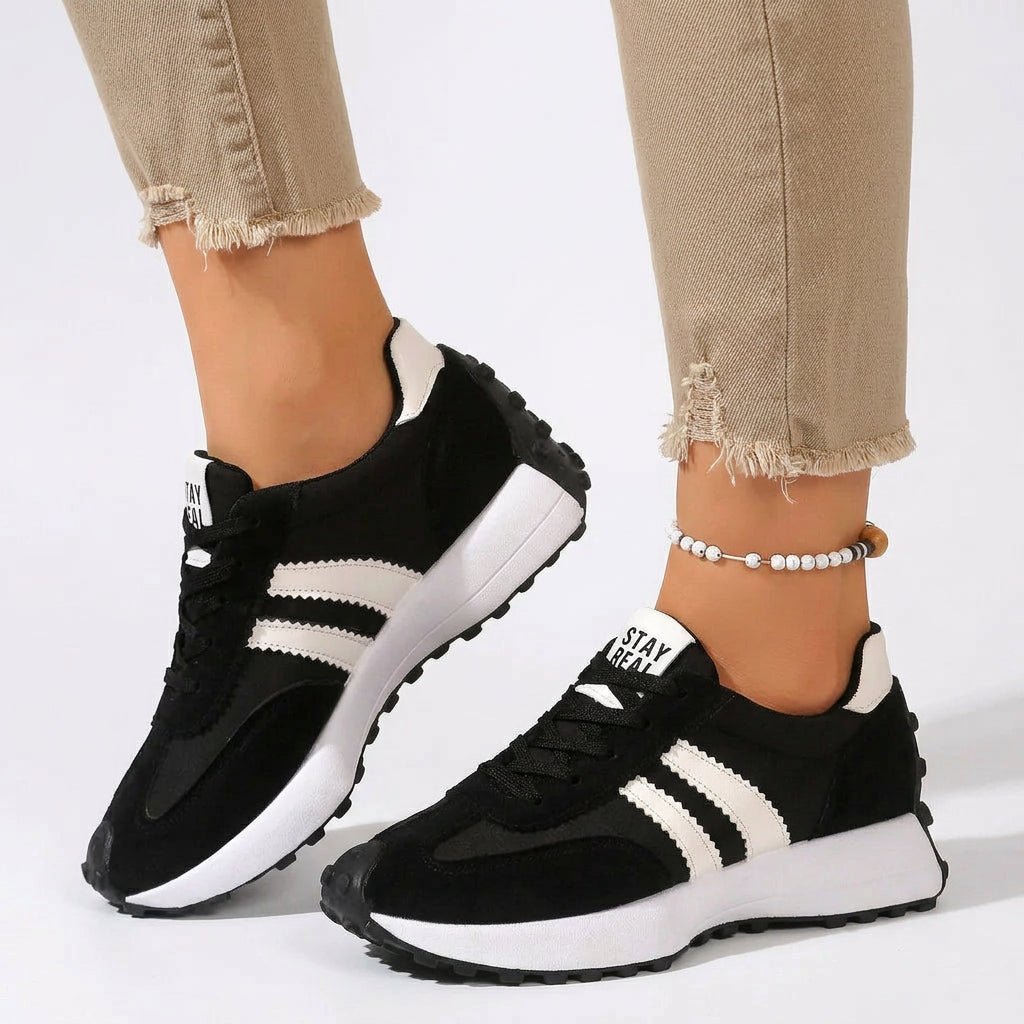 Sneakers – Retro Lace-Up Everyday Style