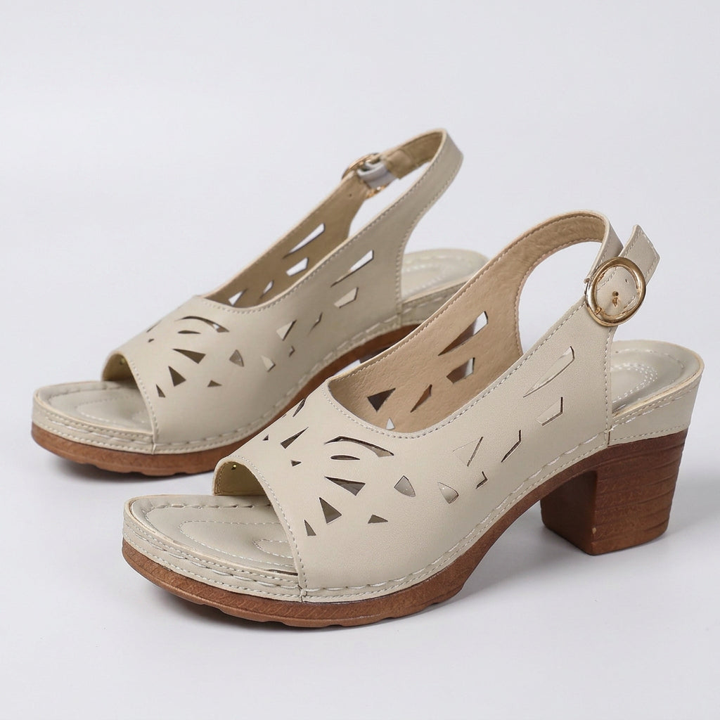 Sandales slingback ajourées à bout ouvert et talon carré