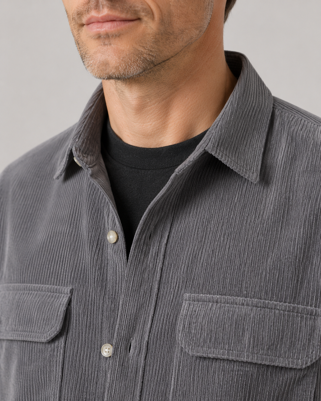 Men's long-sleeve ribbed overshirt with pointed collar and two flap pockets