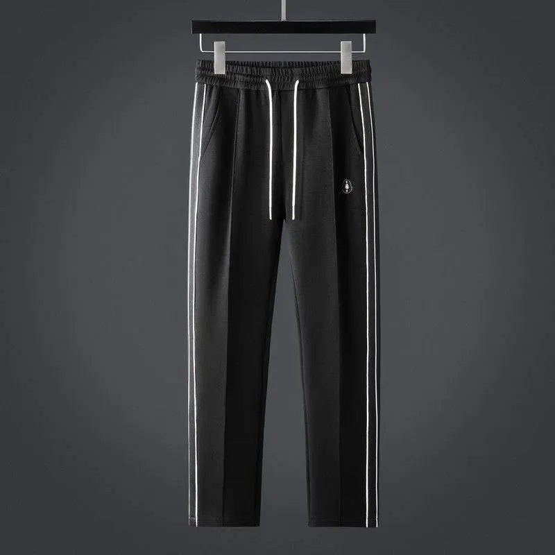 Ensemble pour homme composé d’une veste de survêtement zippée et d’un pantalon de jogging