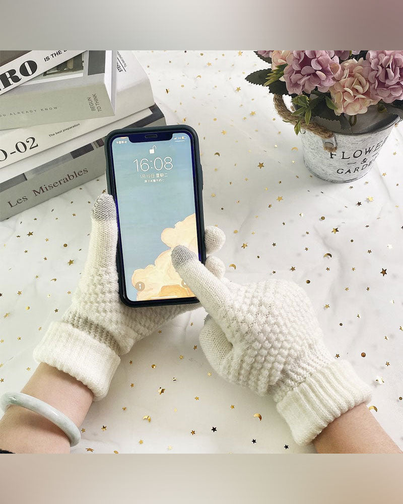 Women's textured knit gloves with ribbed cuffs and touchscreen fingertips