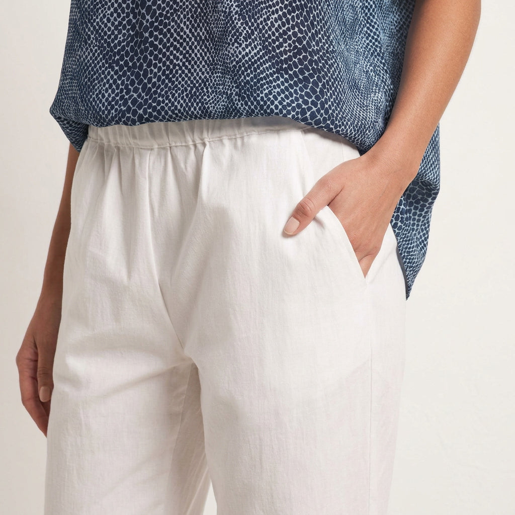 Women’s Cropped Linen Pants – Elastic Waist Tapered Leg Style