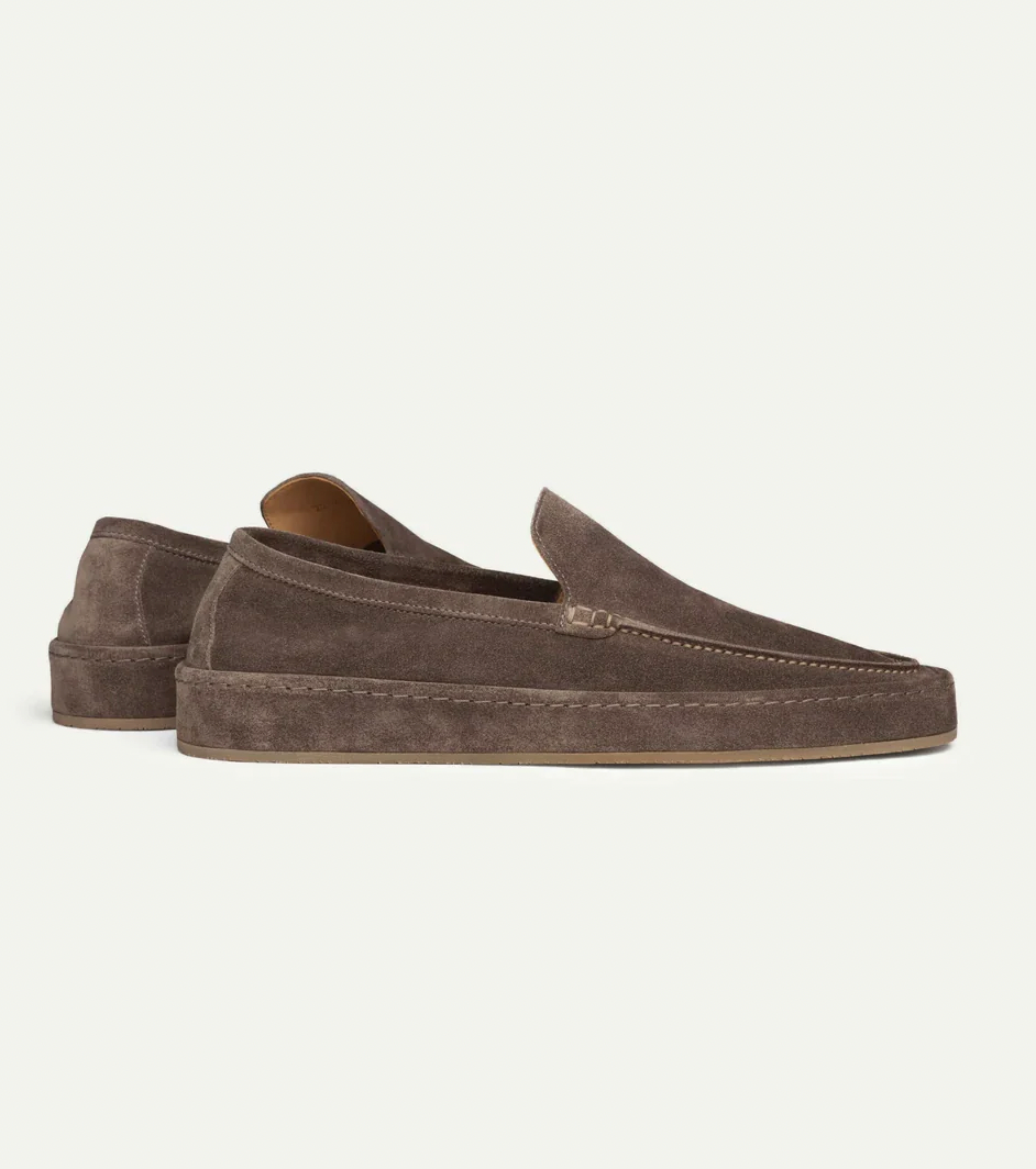 Mocassins à enfiler en daim avec surpiqûres sur l’empeigne
