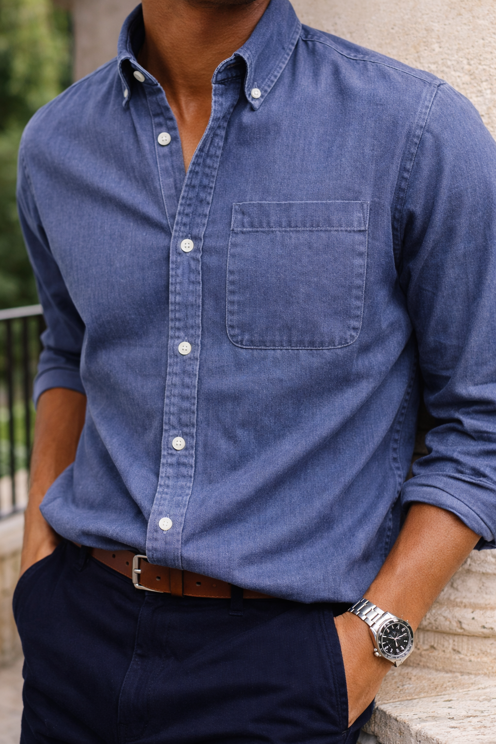 Chemise en coton à manches longues avec col boutonné